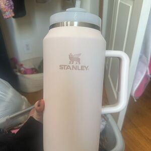 Stanley White Tumbler with Handle